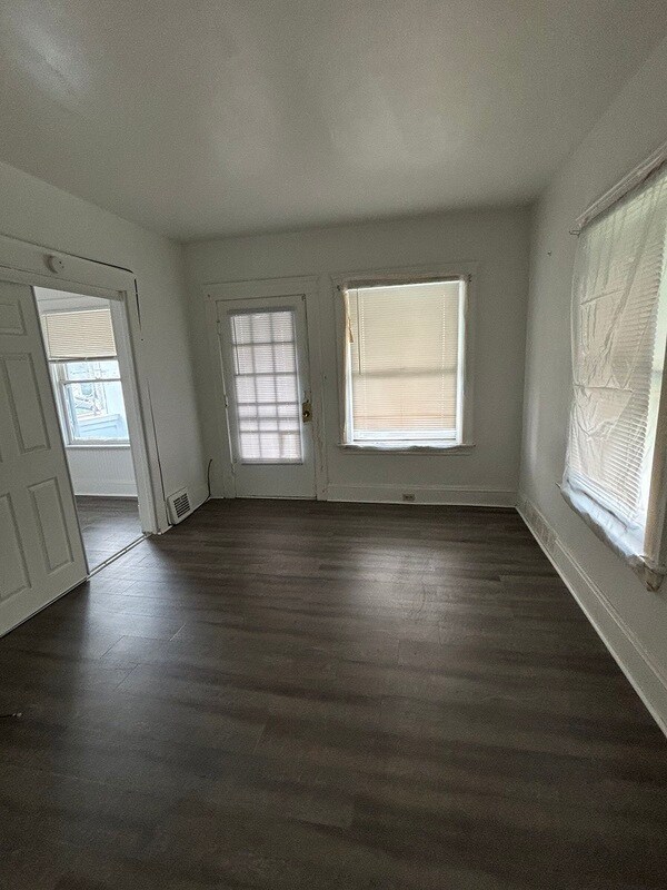 Foto del edificio - 10801 Sandusky Ave