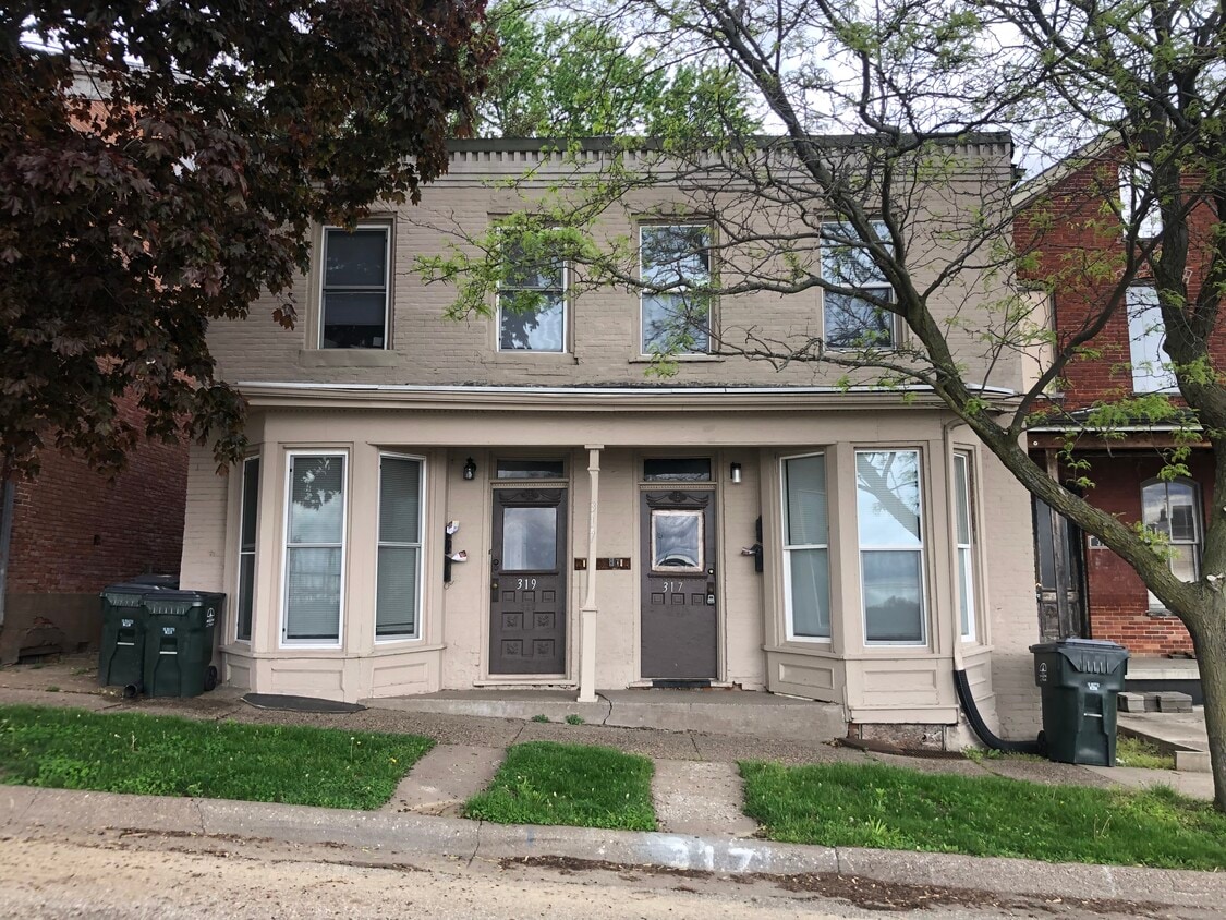 Primary Photo - 319 W 2nd St