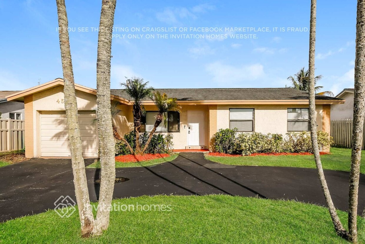 Foto principal - 4580 NW 113th Terrace
