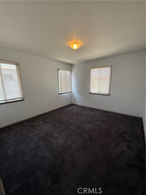 Foto del edificio - 5913 Overhill Dr
