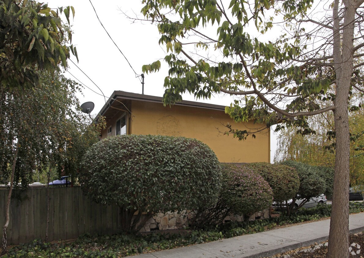 Building Photo - 2256-2268 Capitola Rd