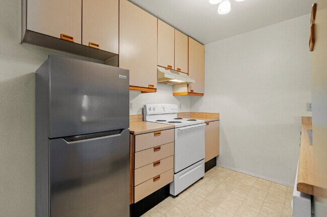 Foto del edificio - 8308 Regents Rd