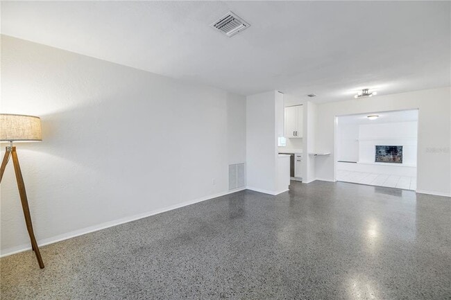 Building Photo - 125 Dolphin Ave SE