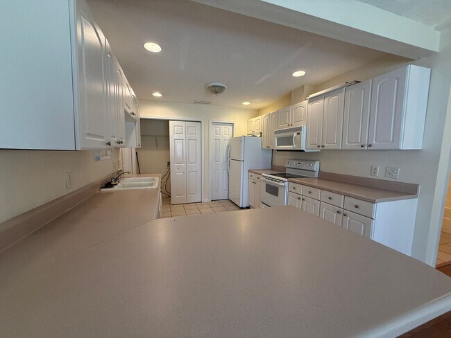Foto del edificio - 221 Millcrest Dr