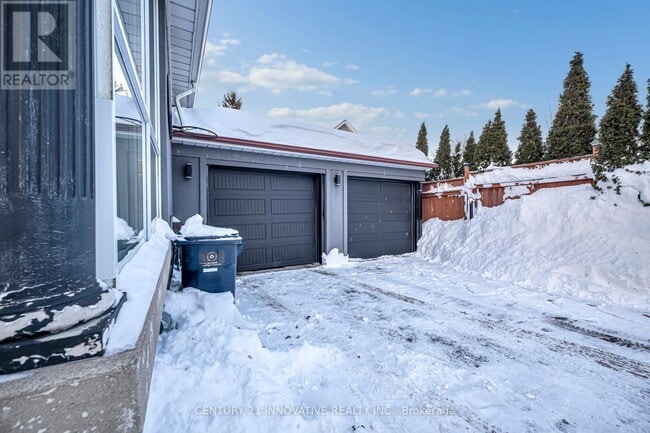 Building Photo - 48 Brenda Crescent