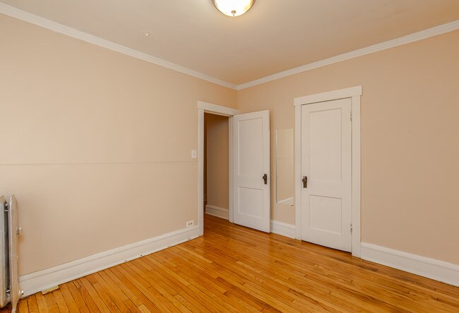 Foto del edificio - 1019 Dempster St