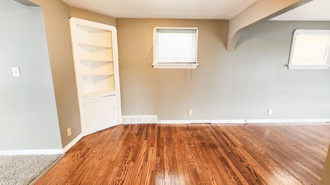 Foto del edificio - Rent ready!