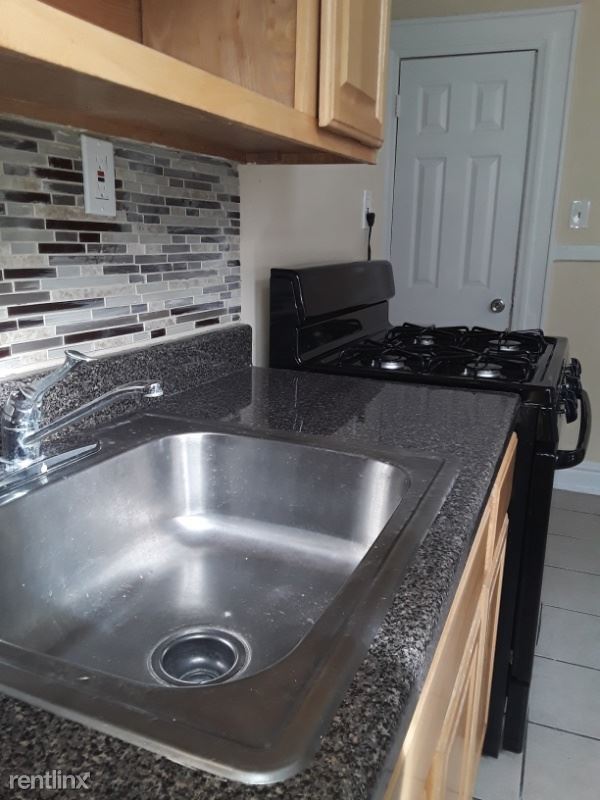 Building Photo - 3 br, 1 bath Apartment - Goodwin Ave 2 Unit 2