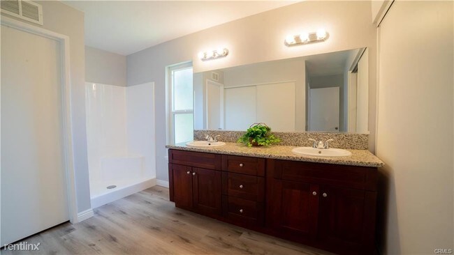 Foto del edificio - 3 br, 3 bath Townhome - 1825 Molokai St