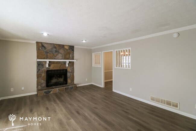 Building Photo - 5017 Dekalb Way