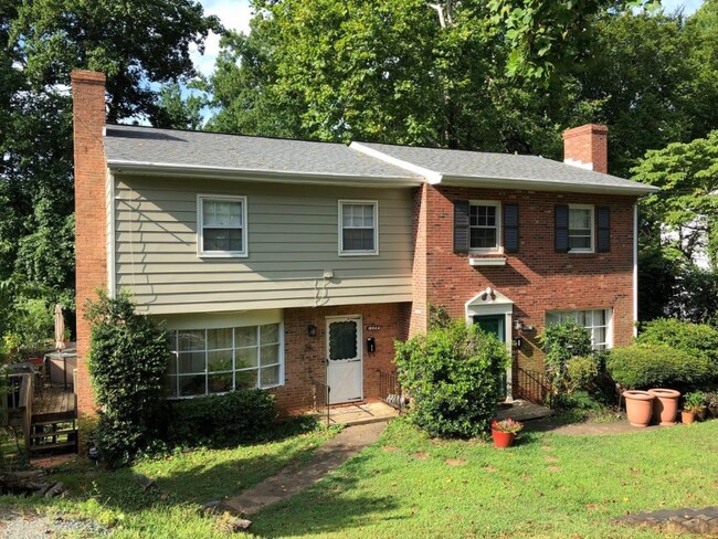 Building Photo - 1604 Amherst St