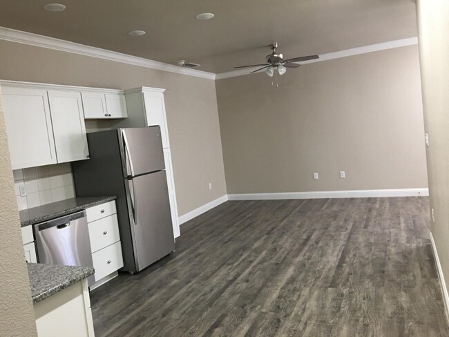 Foto del edificio - 2632 E 14th St