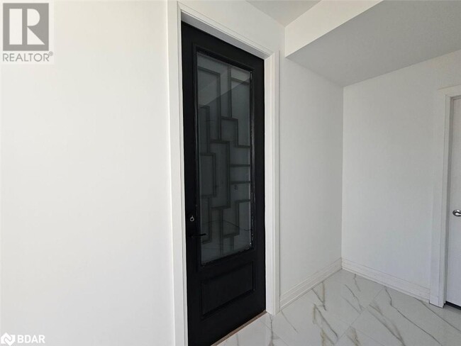 Building Photo - 63 Victoria Wood Ave