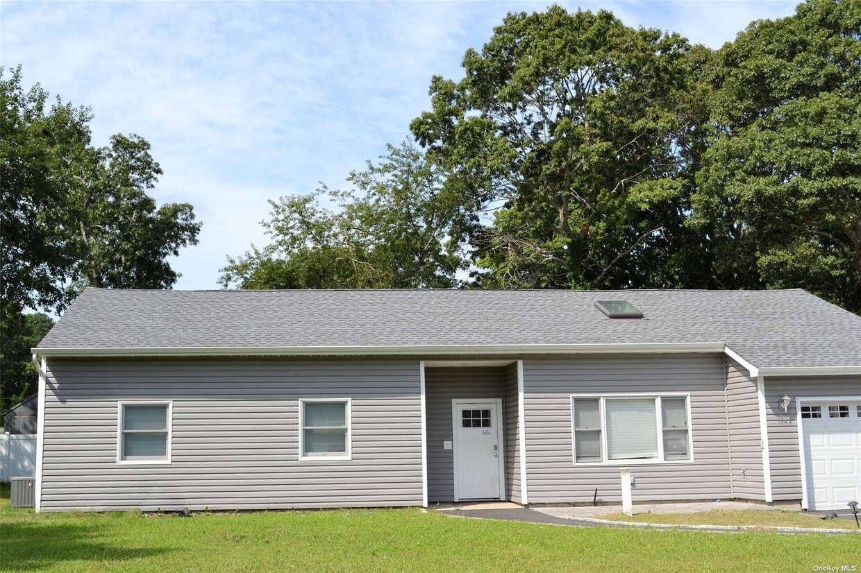 Primary Photo - 154 Lexington Rd