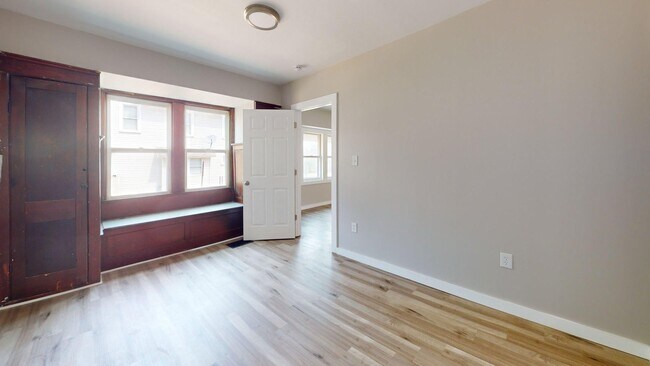 Building Photo - 134 N Arlington St