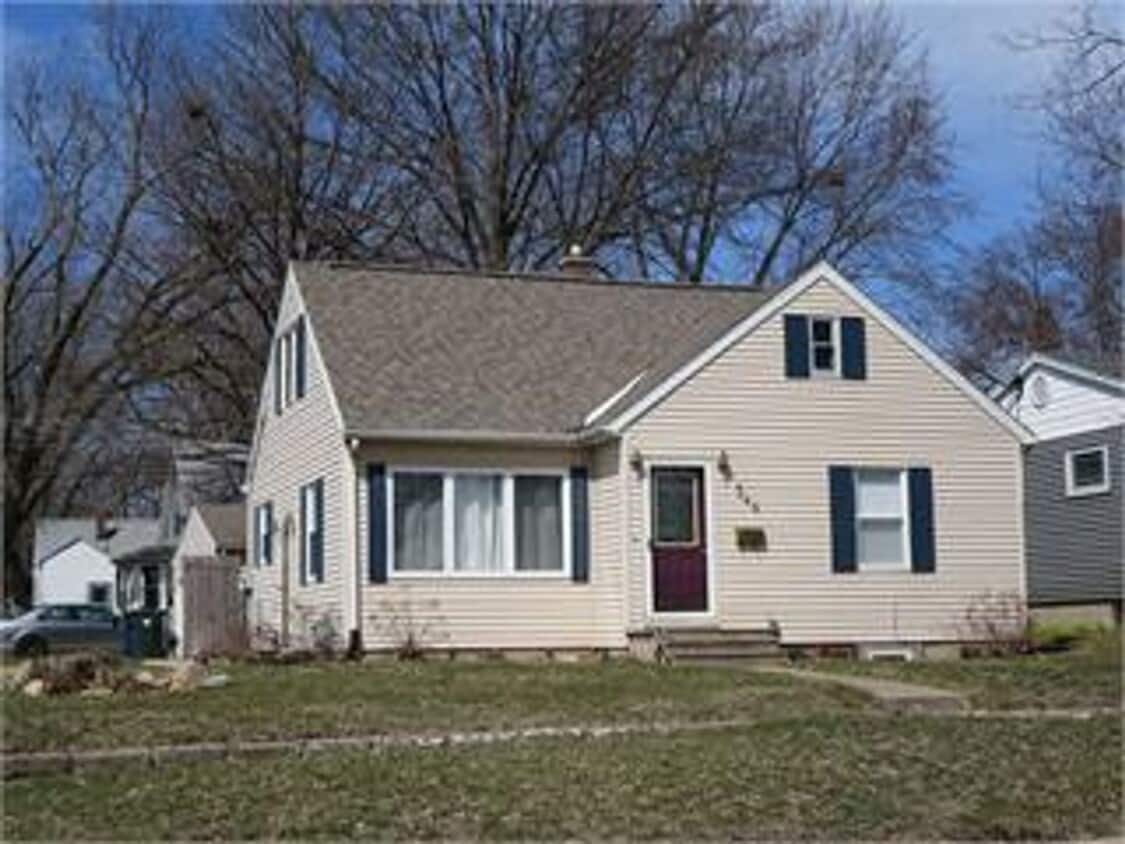 Foto principal - FOR RENT Spacious 4 Bed / 1 Bath Home on C...