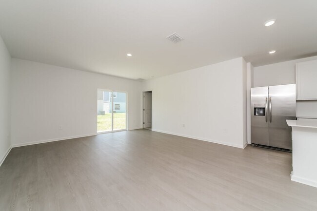 Foto del edificio - 6240 Botticella Blvd