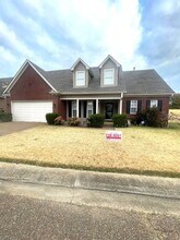 Building Photo - 9456 Club Walk Ct
