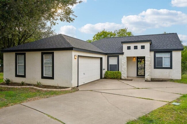 Building Photo - 3308 Ross Cove