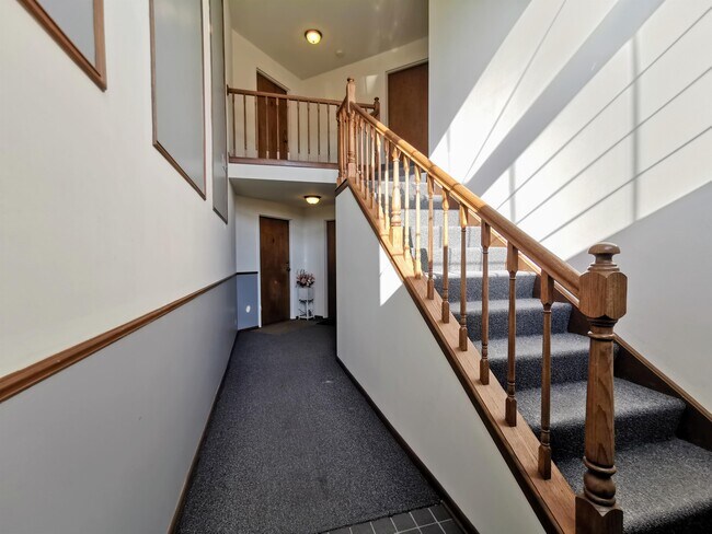 Building Photo - 1830 Fox Run Dr