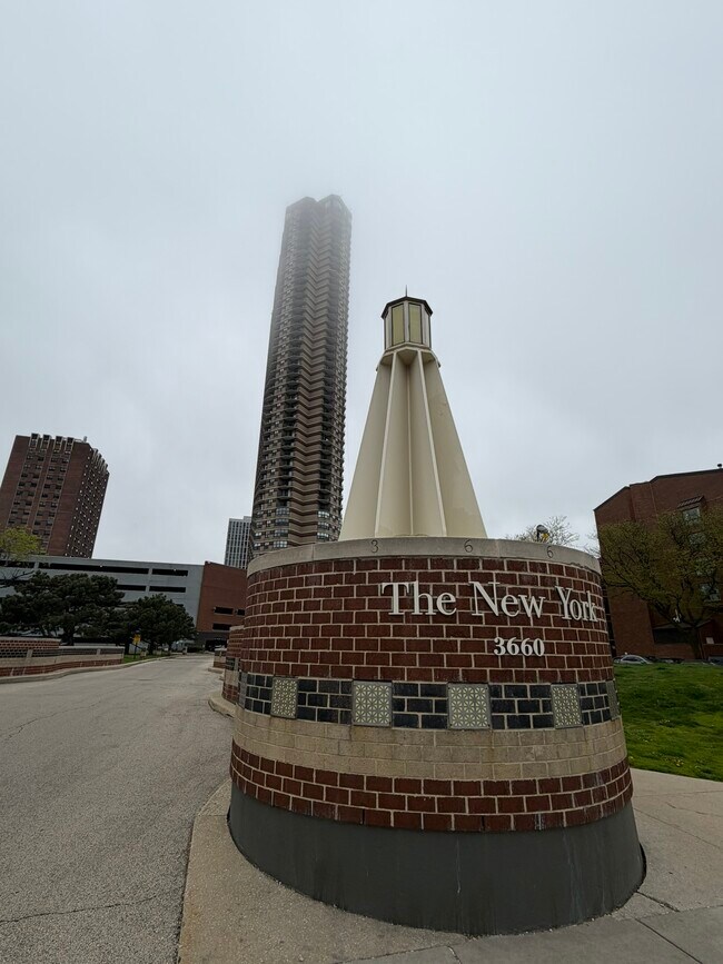 Foto del edificio - 3660 N Lake Shore Dr