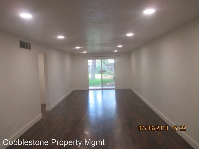 Building Photo - 3 br, 2 bath Apartment - 8561 W Goddard Rd