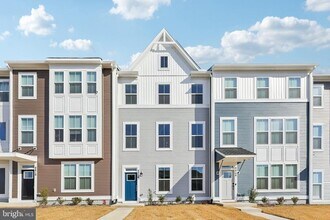 Building Photo - 8816 Selby Ct