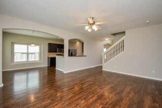 Building Photo - 6003 Hickory Hollow Dr