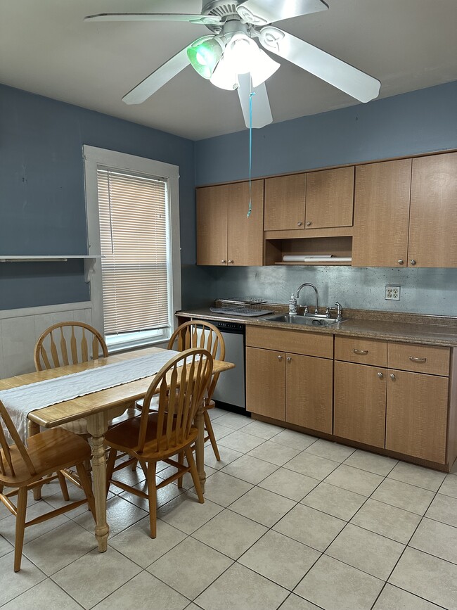 Building Photo - 24 Olcott St