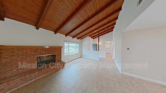 Building Photo - 622 Pine Spring Ln