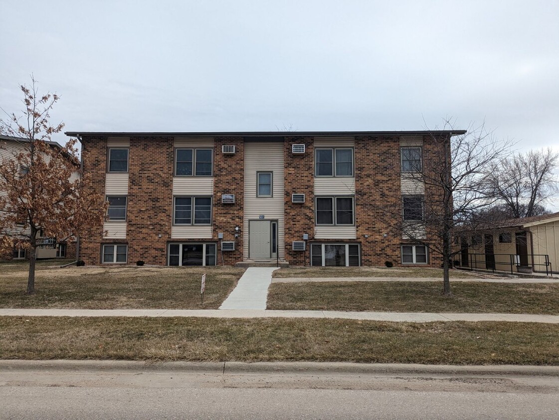 Foto principal - 2 bedroom, 1 bath condo in La Porte City