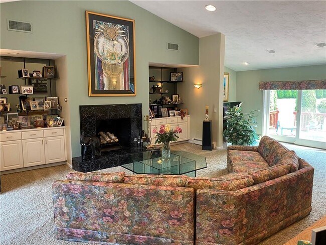 Foto del edificio - 138 Oakland Farm Rd