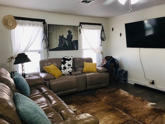 Foto del edificio - 2 bed 1 bath home for lease