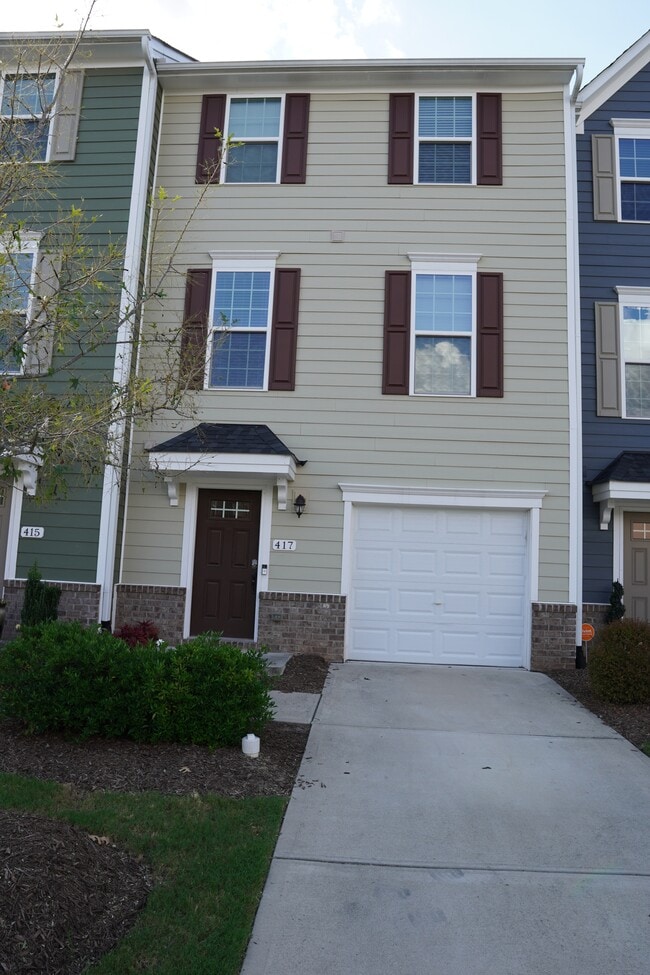 Building Photo - 417 Cross Country Way