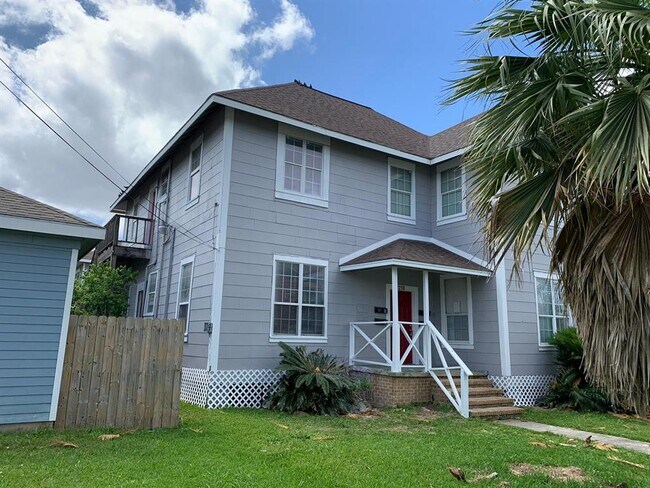 Foto del edificio - 2210 Sabine Pass Ave