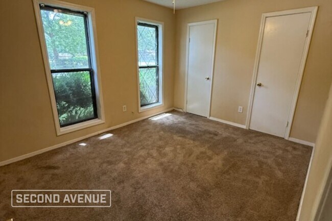 Building Photo - 6384 Oak Park Dr