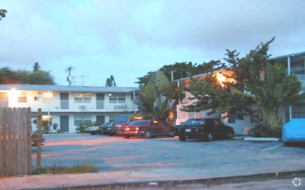 Foto del edificio - 914 N F St