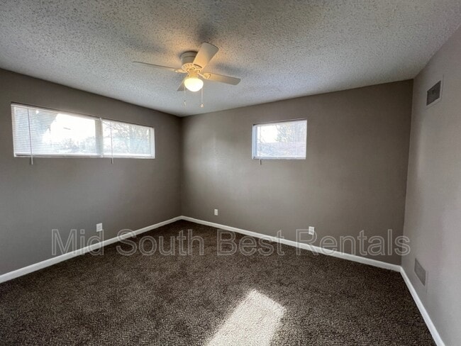 Building Photo - 1731 Claire Dr