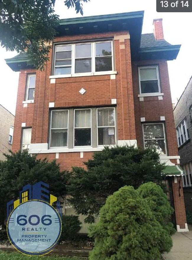 Building Photo - 5108 W Sunnyside Ave