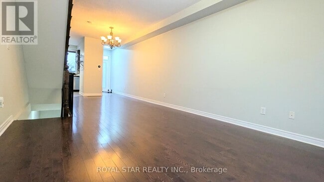 Building Photo - 22 Market Garden Mews