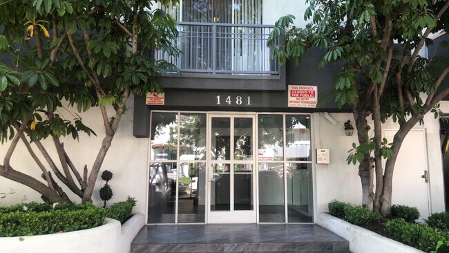 Building Photo - 1481 Shenandoah S St