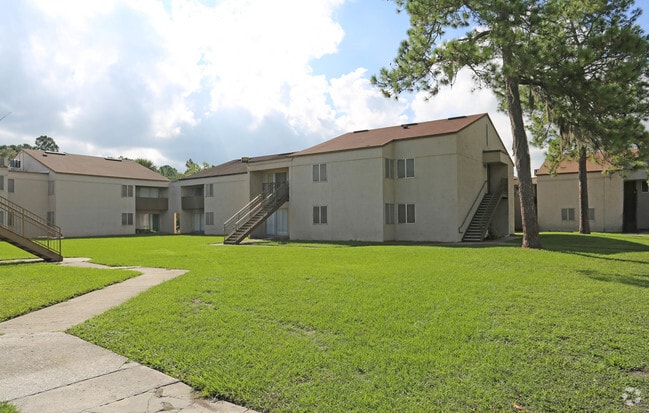 Building Photo - Beachwood Apartments