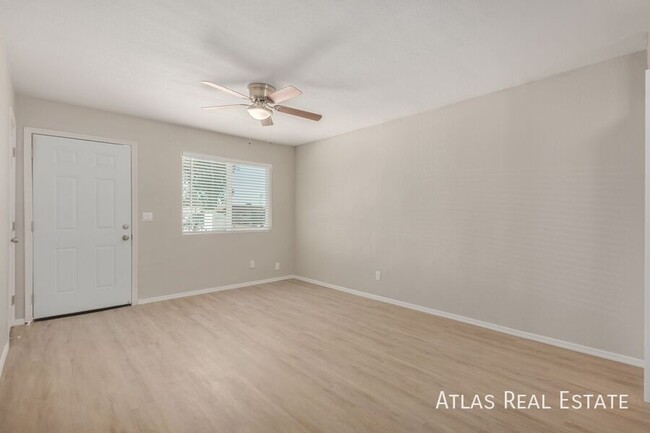 Building Photo - ONE MONTH FREE!! Newly Renovated 2 bedroom...