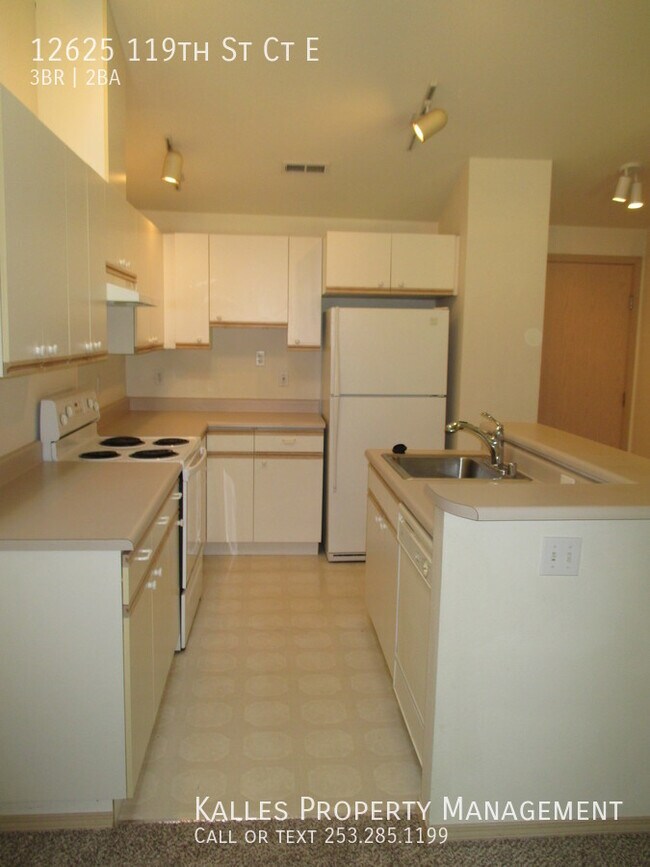 Building Photo - Beautiful 3 Bed 2 Bath Duplex in Puyallup