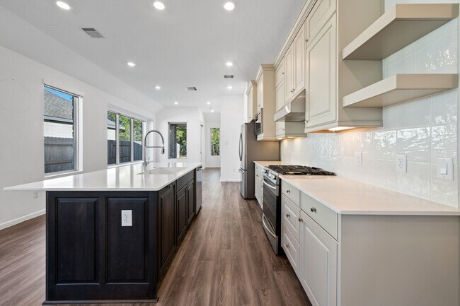 Foto del edificio - 4327 Camden Spgs Trl