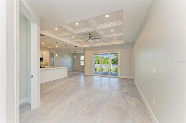 Foto del edificio - 380 Holly Rd