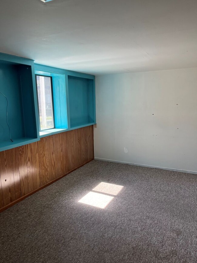 Building Photo - Bradshaw-PM-023-0209