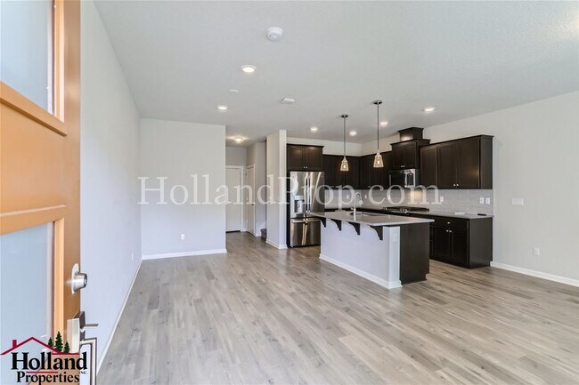 Foto del edificio - Modern 3-Bedroom Townhome in Hillsboro!