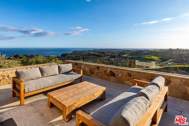 Foto del edificio - 6097 Murphy Way