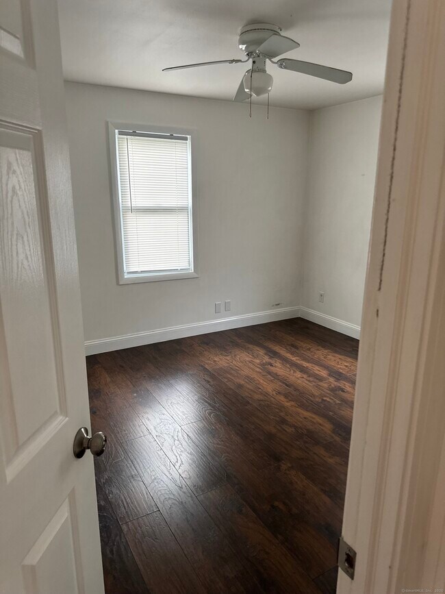 Building Photo - 376 Dexter Dr